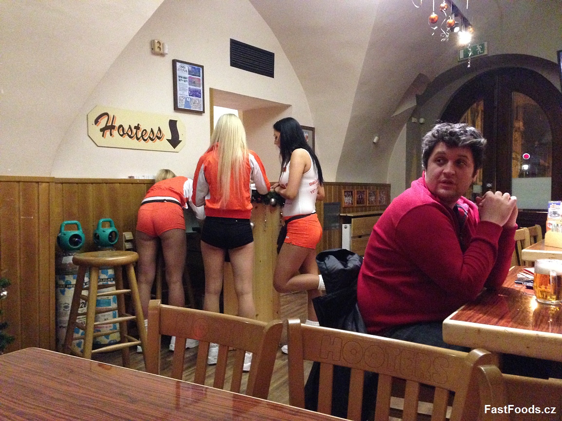 Hooters Praha vodičkova